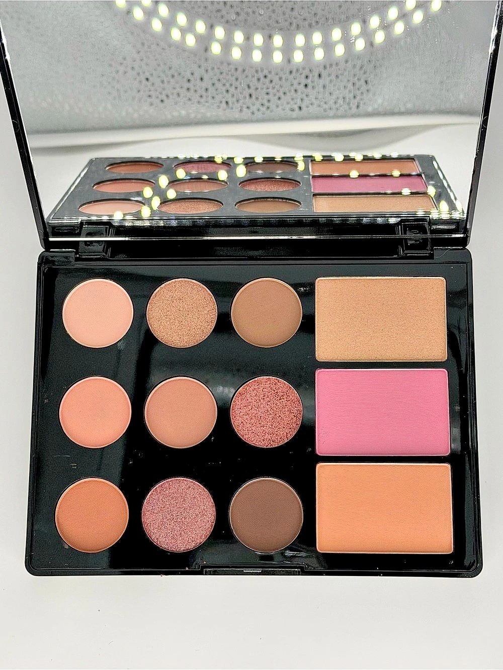 Laura Geller The Wearables Super Neutral Multi-Finish Eye + Face Palette